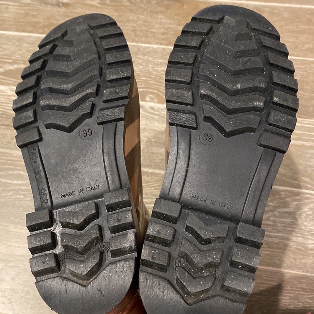 Burberry Rainboots - Picture 12 of 13